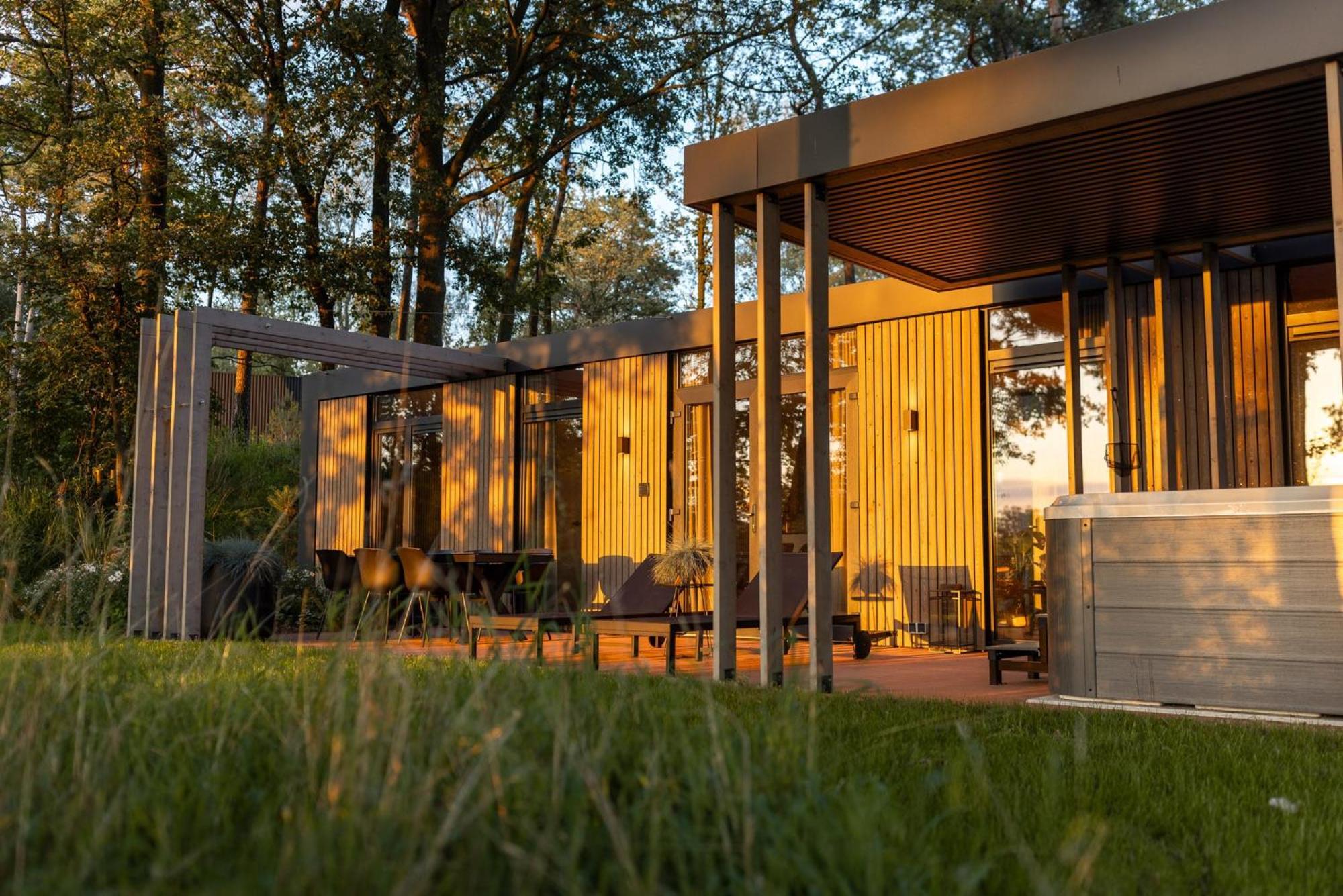 Zicht Op Twente - Spa Lodges Markelo Eksteriør billede